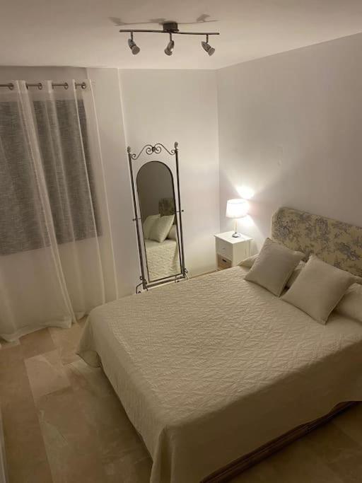 Central Estepona 3 Bed Apt With Pool And Parking Exterior foto